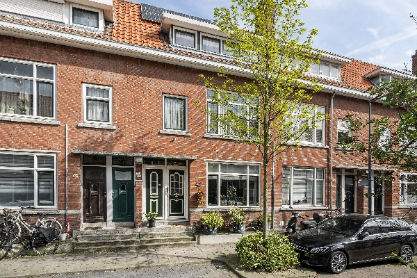 J A Alberdingk Thijmstraat 42
