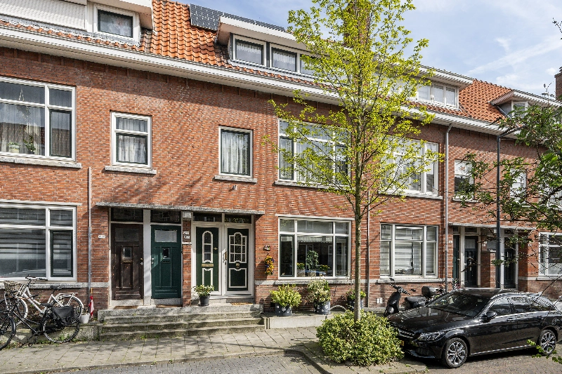 J A Alberdingk Thijmstraat 42